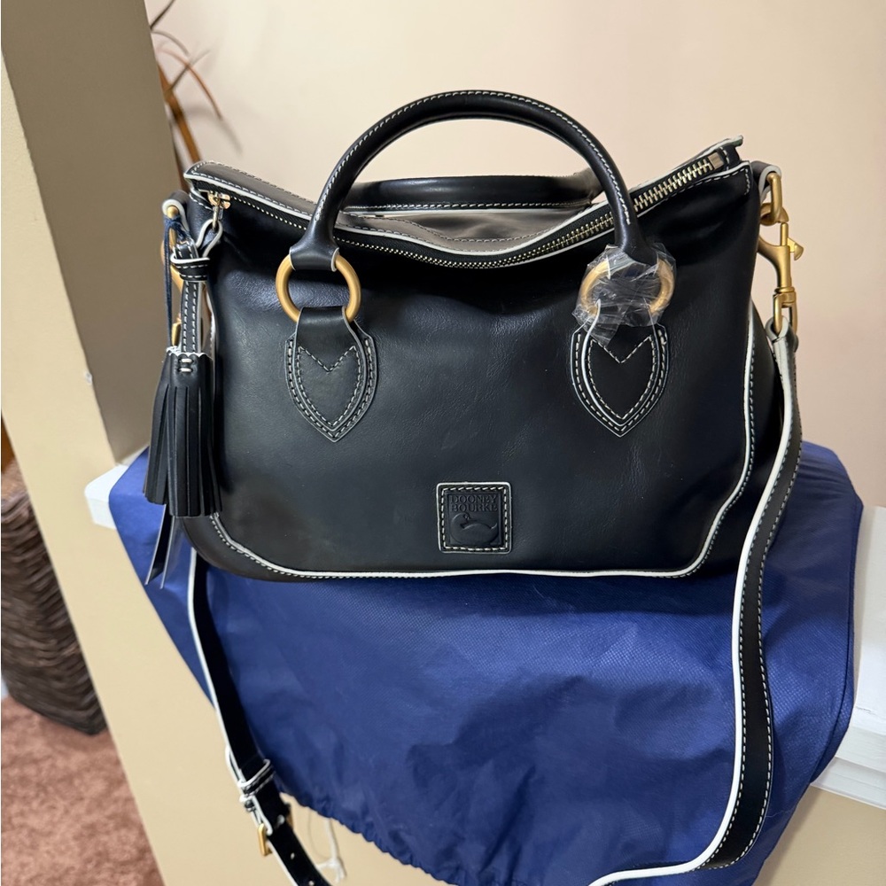 Dooney & Bourke in Dark Navy Blue